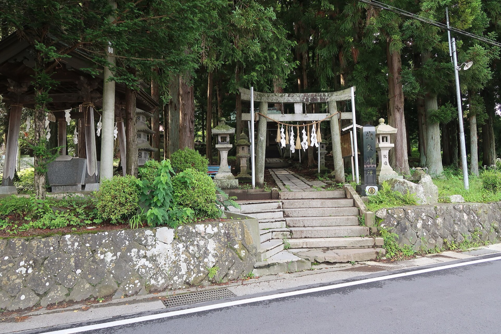 洩矢神社(冈谷)